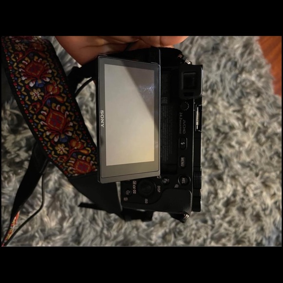 Sony camera + accessories - Picture 5 of 9